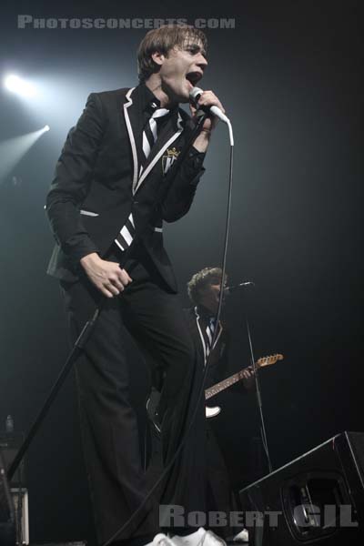 THE HIVES - 2008-04-20 - PARIS - Zenith - Per Almqvist - Niklas Almqvist